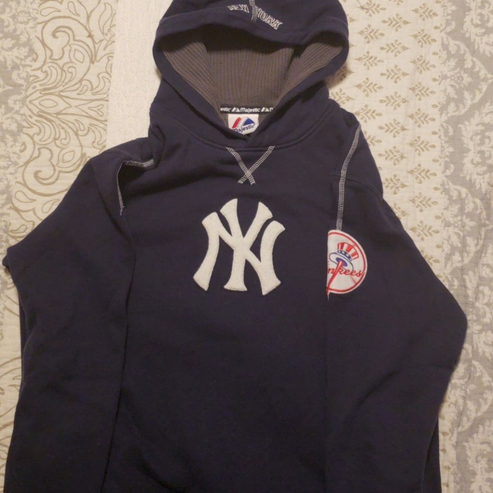 Yankee sweatshirt